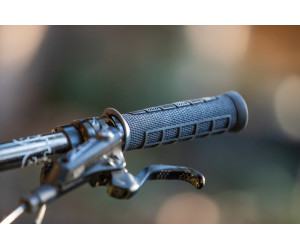 Грипсы ODI Elite PRO, V2.1 Lock On