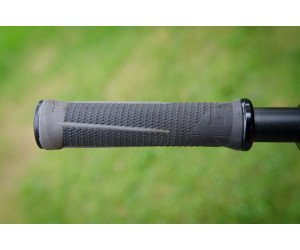 Грипсы ODI AG-1 Signature V2.1 Lock On