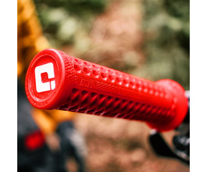 Грипси ODI Vans v2.1 Lock-On MTB Closed End 135mm