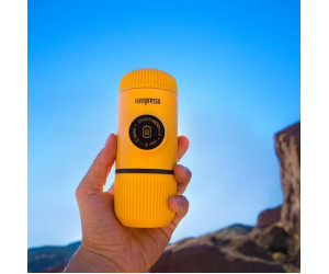 Портативная эспрессо-кофеварка Wacaco Nanopresso желтая, механическая, для молотого кофе